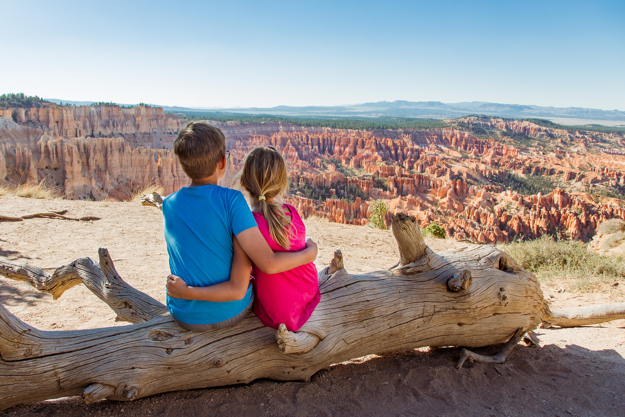 Siblings at Bryce Canyon